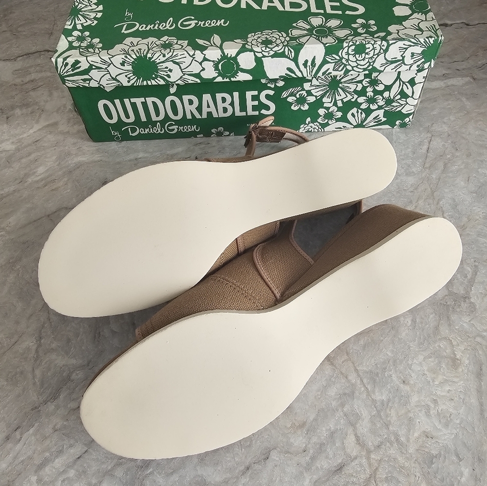 Vintage Outdorables by Daniel Green Mocha Slingback Wedge Sandal 8 Narrow - Picture 3 of 5